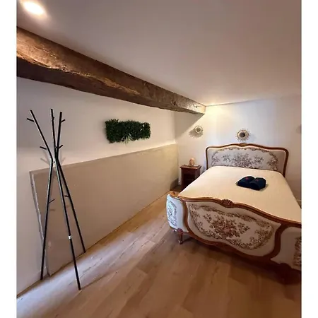 Indépendant - Formule Sans Le Jacuzzi - Proche Du Pal Et De Vichy - Allier 03 Apartamento *